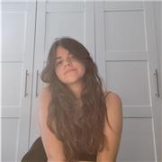 Profesora de clases particulares sin experiencia con el título de graduado de la ESO reciente.